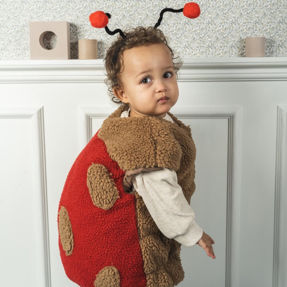 That's Mine Flora mariehøne kostume - Fossil - Shell: 100% Polyester / Lining: 100% Cotton / Padding: 100% Polyester Buy Legetid||Kostumer||Udsalg||Alle||Favoritter||Influencer choice||Gaver over 500 kr.||Udsalg - Legetid||alt minus sløjfe||NOOS||mette-sale here.