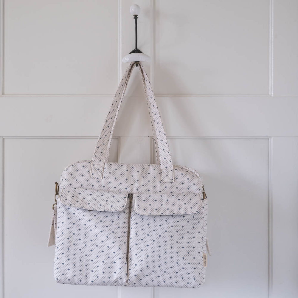 That's Mine Benne pusletaske - Lots of love sky - Outer: 100% Recycled polyester Lining: 100% Polyester Buy Amning & pusletid||Pusle||Pusletasker||Alle||Favoritter||personale||Lots of love||alt minus sløjfe||NOOS||Olivia Salo - pusletaske edition||Del dine øjeblikke||Rejseklar||mette-sale here.