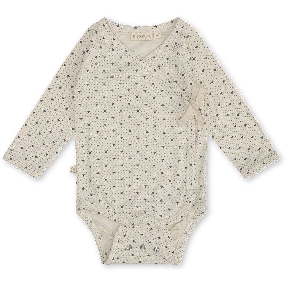 That's Mine Elia slå-om body - Lots of love sky - 48% Organic cotton / 47% Modal / 5% Elastane Buy Tøj||Bodystockings||Undertøj||Udsalg||Alle||Baby essentials||AW24 - VIP adgang||Lots of love||Udsalg - tøj||alt minus sløjfe||Summer Bundle||mette-sale||Black week - bundle 1||bj-jersey-offer (Copy)||Udsalg - Onesies og bodystockings||Jersey||test-januar-26||Januar bundle - 5 for 449,-||Orderly Emails - Recommended Products||Bundle - 5 for 449,- here.