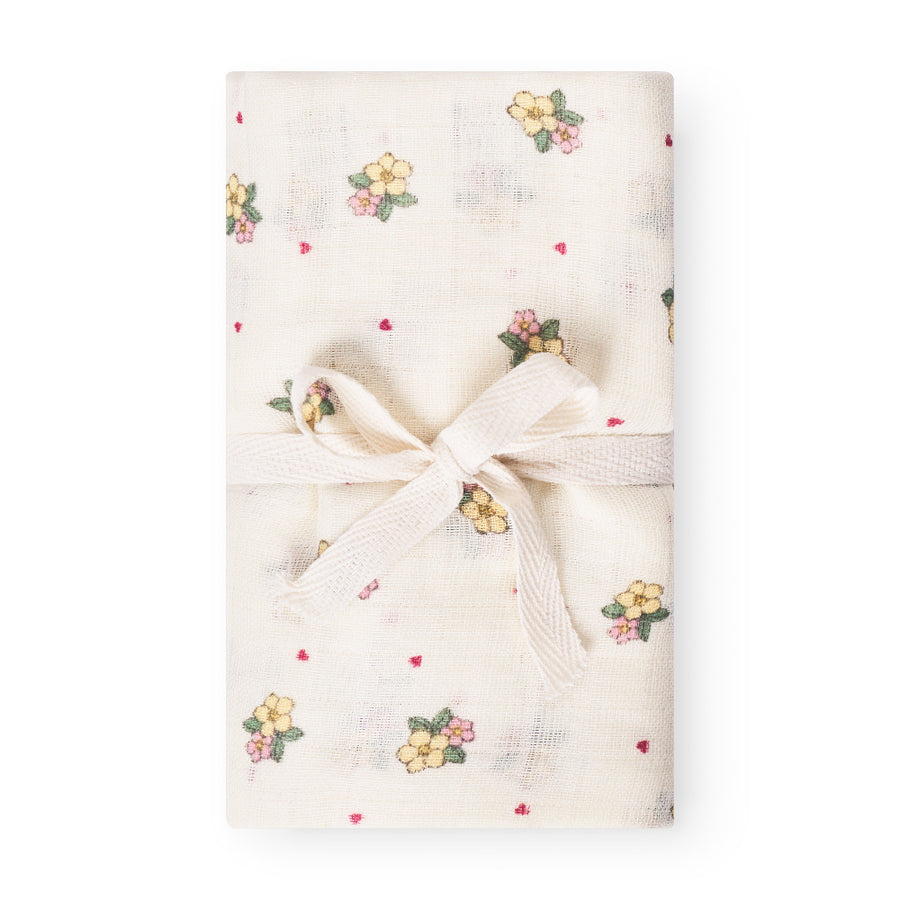 That's Mine Jana svøb - Sweetheart Petals - 100% Organic cotton Buy Amning & pusletid||Pusle||Babysvøb||personale here.