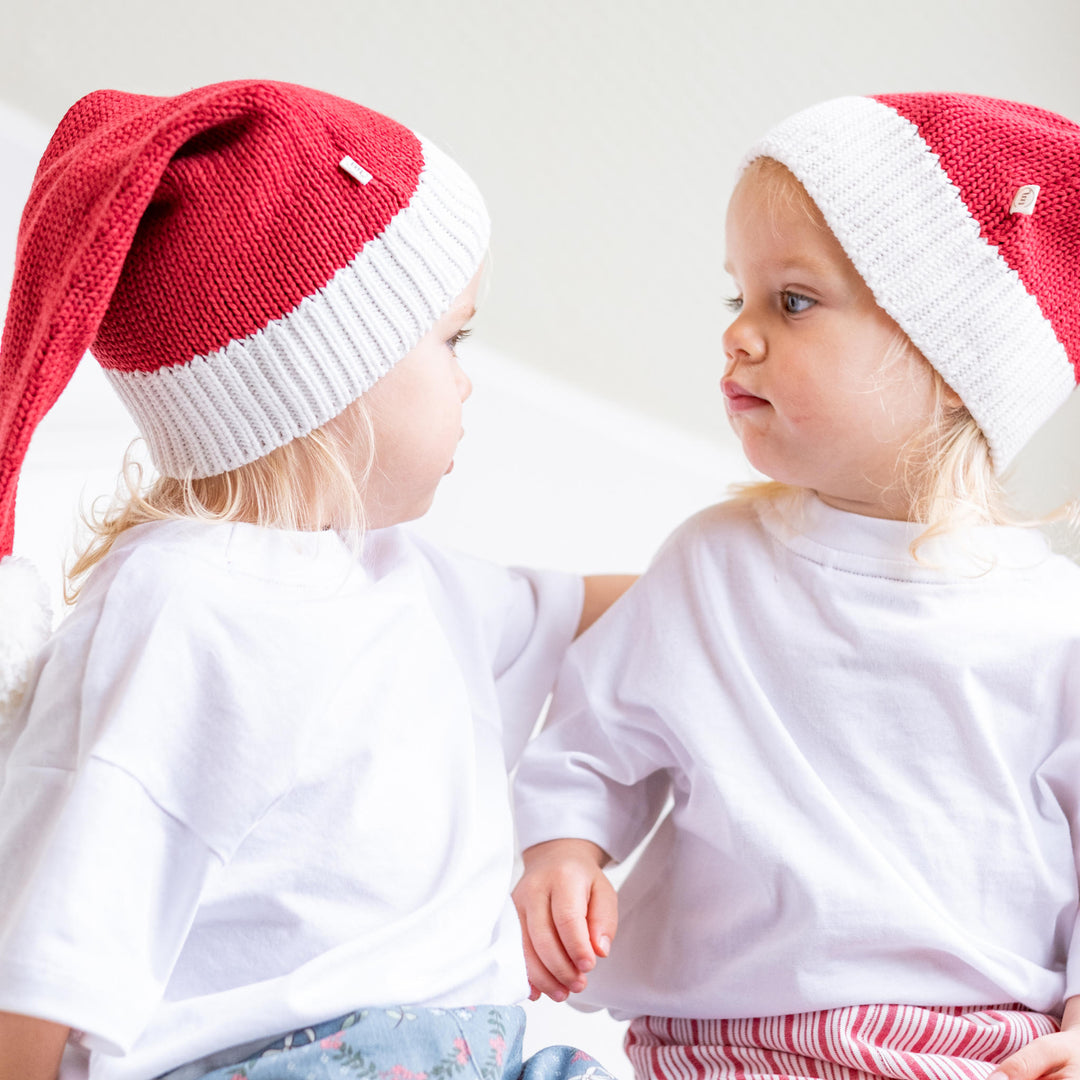 That's Mine Alvie christmas hat - Red - 100% Organic cotton Buy Nyheder||Alle||personale||alt minus sløjfe||mette-sale||Jul 2025||Adventsgaver here.