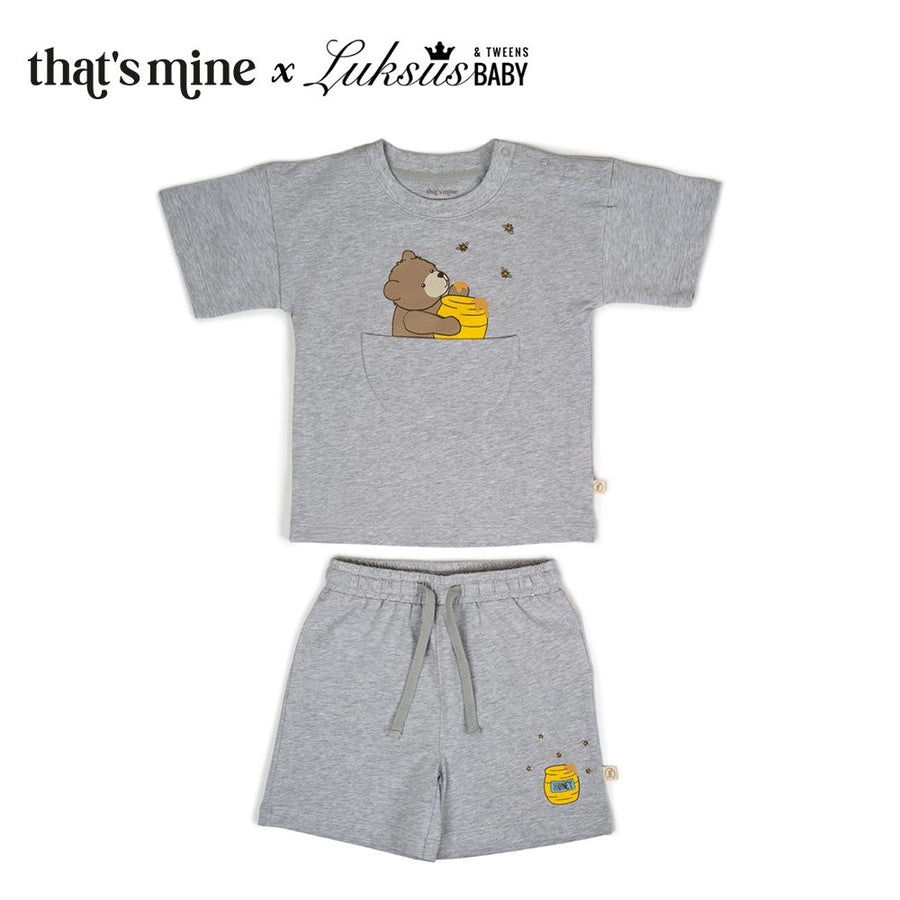 That's Mine Lucas set - Bees and bears - 95% organic cotton / 5% elastane Buy Tøj||Alle||personale||Bees and bears||alt minus sløjfe||That's Mine x Luksusbaby here.